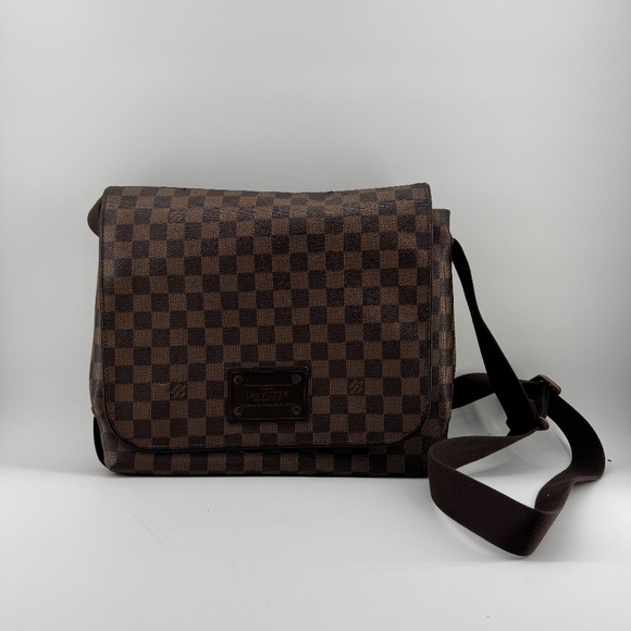 Louis Vuitton Damier Graphite Messenger Bag - Picture 1 of 16